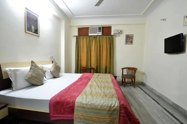 Hotel Corporate Blue New Delhi 2*,  India